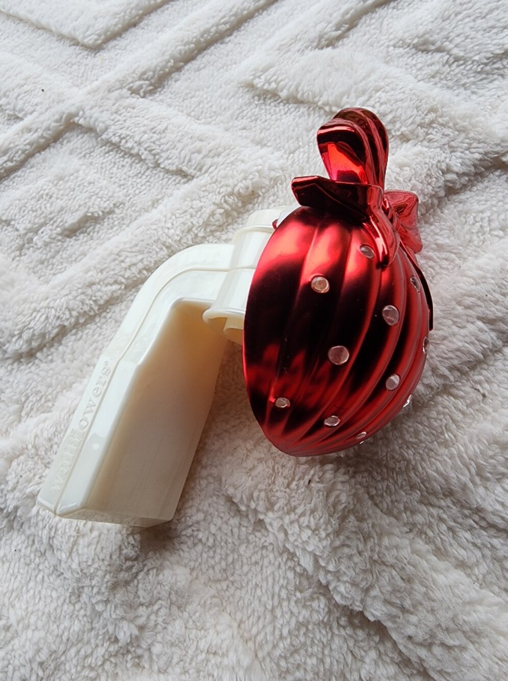 Bath and Body Works Red Ornament 3D Metallic Wallflower Plug In Holiday